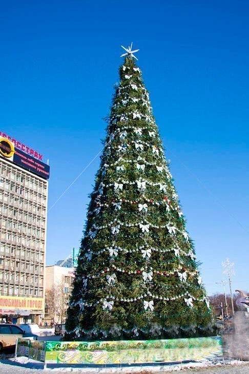 Украшение новогоднего дерева, бантиками